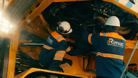 Firefly_GeminiFlash_rebuild-workers-scene-with-the-new-orange-and-blue-uniform.-Preserve-exact-same-color-841584.png-scaled-e1773405359584[1]